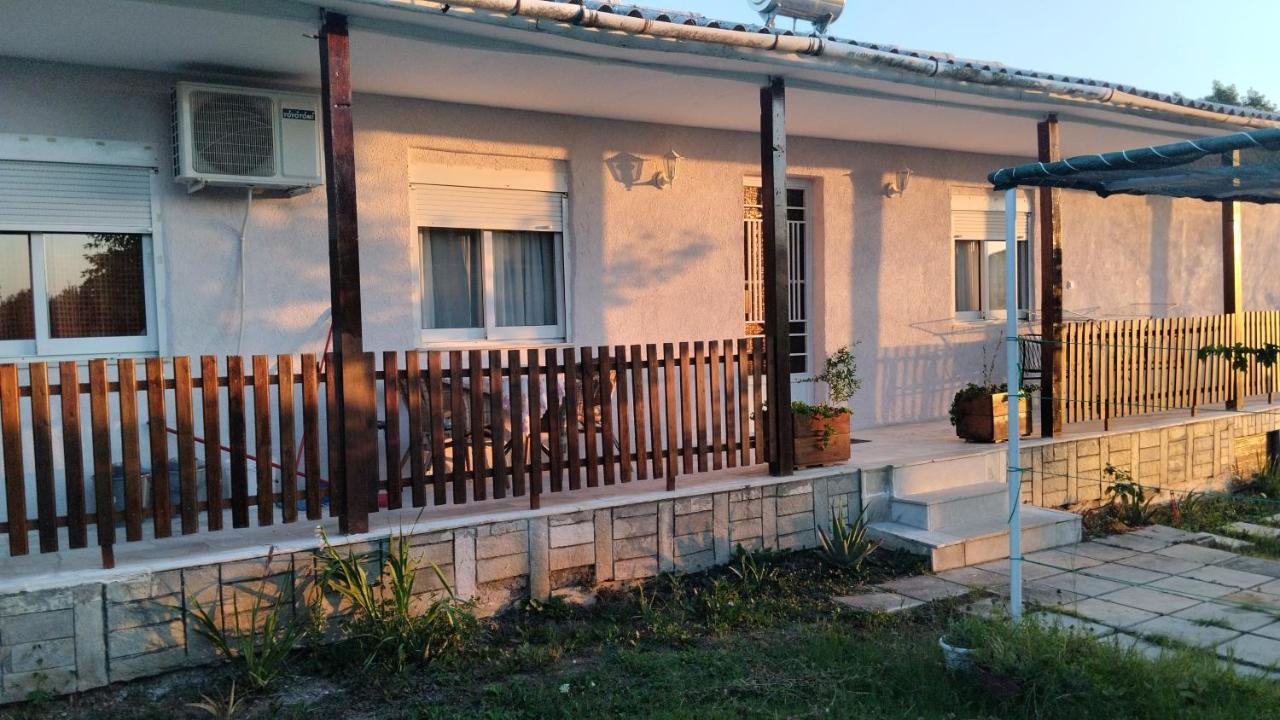 Villa Costa 아기아 트리아스 외부 사진